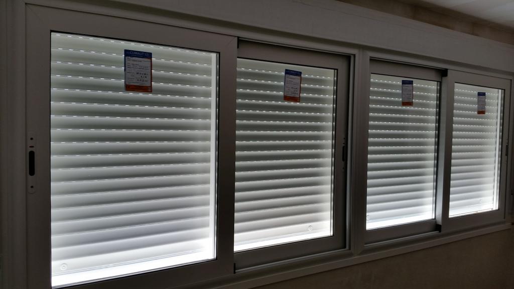 AluGallero's tweet photo. Ventanas correderas  de Rotura Térmica.  Su principal característica es el aislamiento térmico y acústico. http://t.co/cf91whMnP2