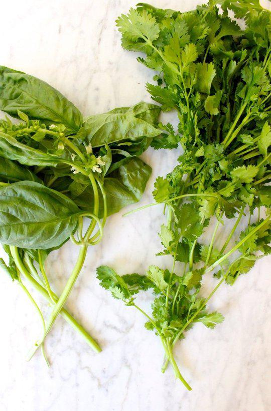 thekitchn's tweet photo. Don't throw away your herb stems: http://t.co/ZJDv8PHJGW http://t.co/wS6cM0wHIM