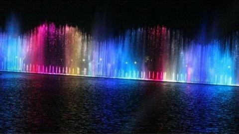 GinaMaylanip's tweet photo. eloknya Taman Sri Baduga dan air mancur terbesar se-Indonesia.@DediMulyadi71  #Purwakarta http://t.co/RZRF3Zp1lN