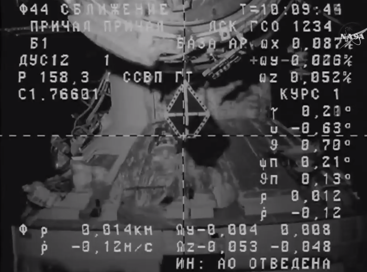 RussianSpaceWeb's tweet photo. 2:16 a.m. CDT: docking successfully completed between #ProgressM28M and #ISS! http://t.co/4IMdyANCKP