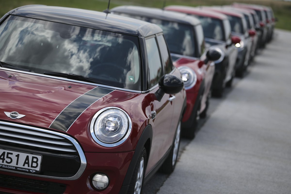 _MINI_Bulgaria's tweet photo. MINI John Cooper Works Performance Academy ни гостува. Академията за адреналин на MINI е като у дома си на Лесново. http://t.co/0571YGjwYr