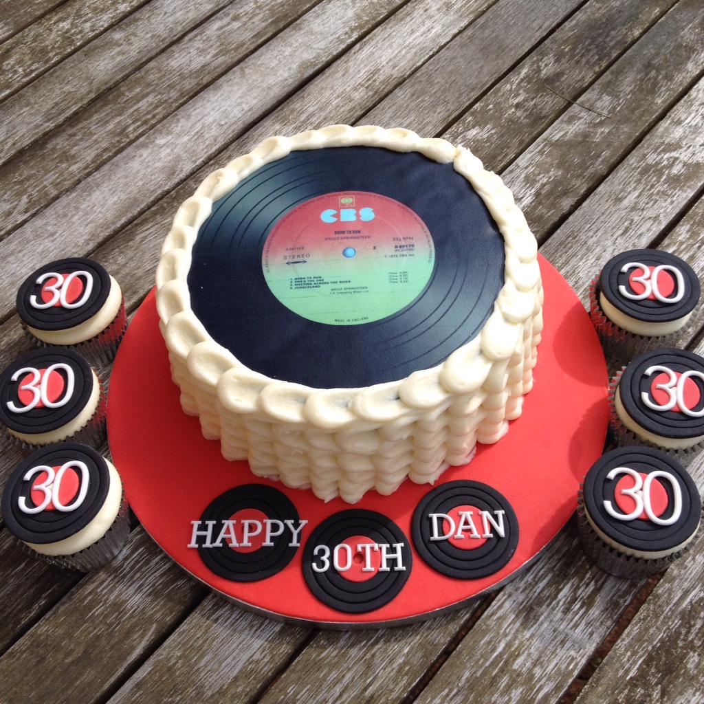 susandunnbakes's tweet image. Cake for the music lover in your life. A Bruce Springsteen fan in this case. @dwwray @Wray_to_go