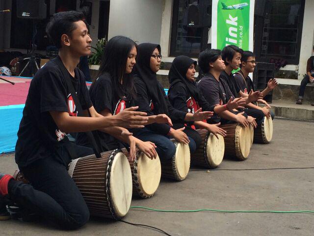 Perform pertama nih di event Chats <a href="/USBP_/">USBP</a> #LoopStationBdg