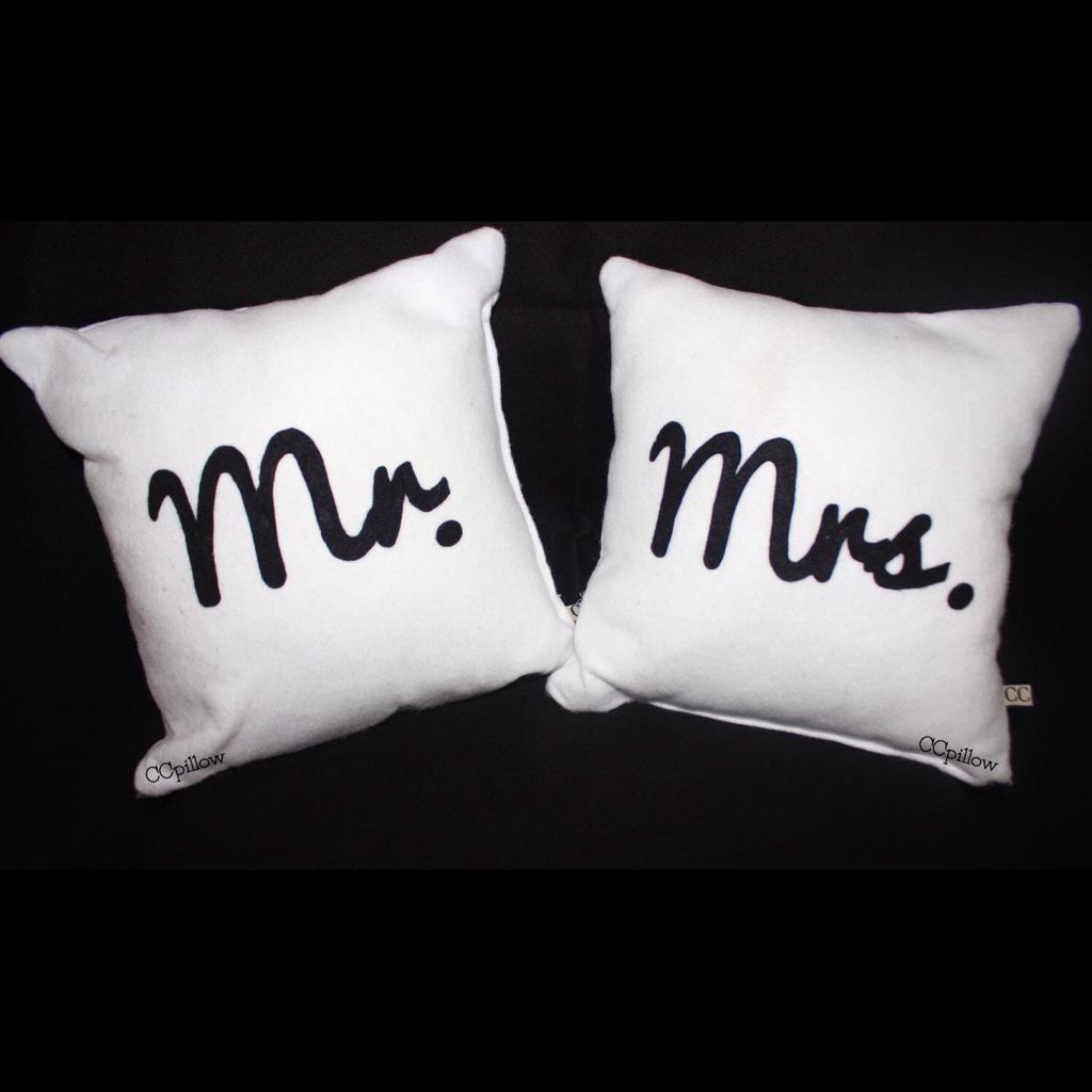 pillowhandmade's tweet photo. CCpillow by dwiifah (made :custom).Pillow couple|Wa:085262254165, line:dressed_meup #bantalcouple #bantalhandmade http://t.co/0IoVDGPwFs