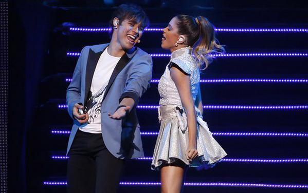 TiniUpdatesPL's tweet photo. {FOTO} (WIĘCEJ) #ViolettaLiveChile http://t.co/I0ZWDdbRdx