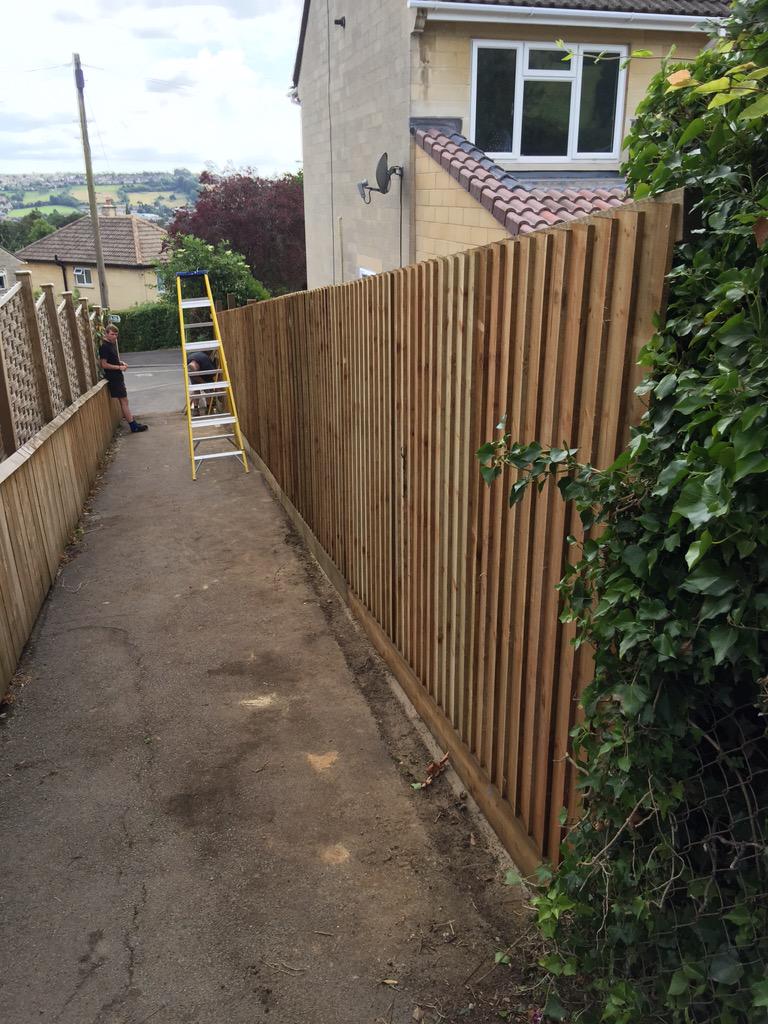 IPCFencing's tweet image. Another job done for the @IPCFencing, in just over a day another garden has been transformed! Very happy customers !