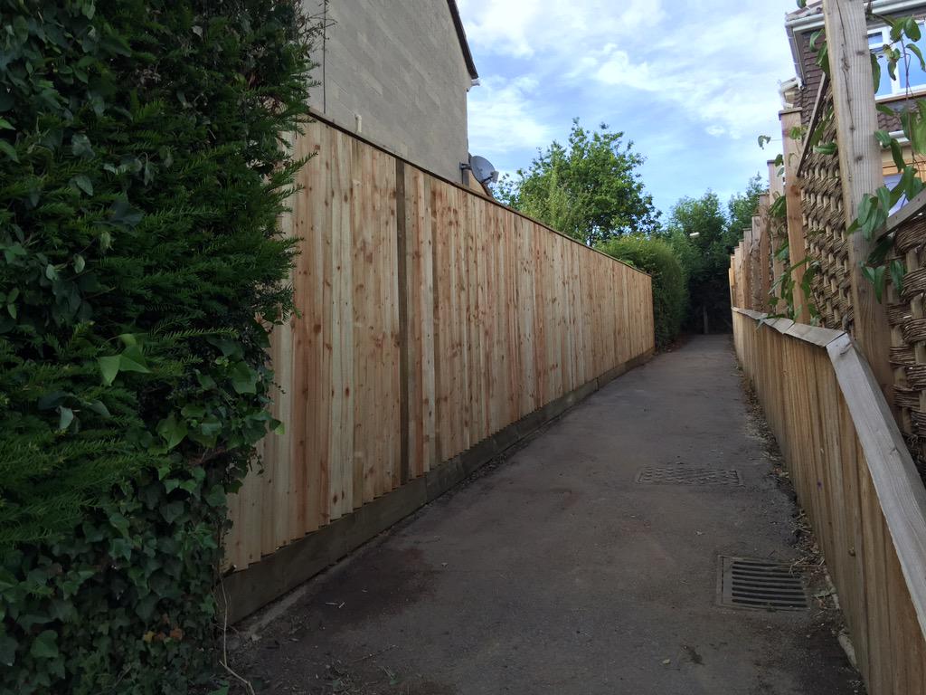 IPCFencing's tweet image. Another job done for the @IPCFencing, in just over a day another garden has been transformed! Very happy customers !