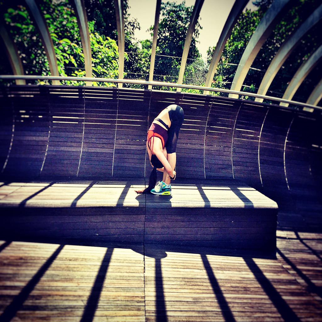 BerniceLiu's tweet photo. 1st #foldablebike , then #foldablebody , what's next?! #foldableme #hendersonwavesbridge #singapore #foldablewonders http://t.co/4SbPE1g9iw