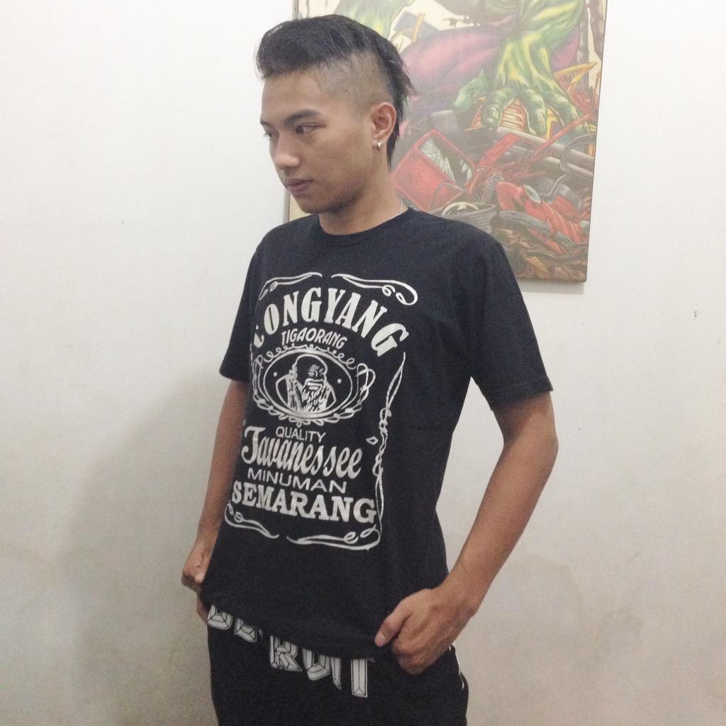 jojodewasa's tweet photo. Baju Khas Semarang Nii ... #congyang #khassemarang #semarang #selfie http://t.co/btzEQiKenQ