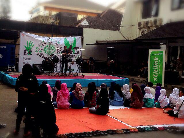 Ini nih salah satu pndiri <a href="/USBP/">USBP</a> kang Jarwo lg unjuk kebolehan di #loopstationbdg