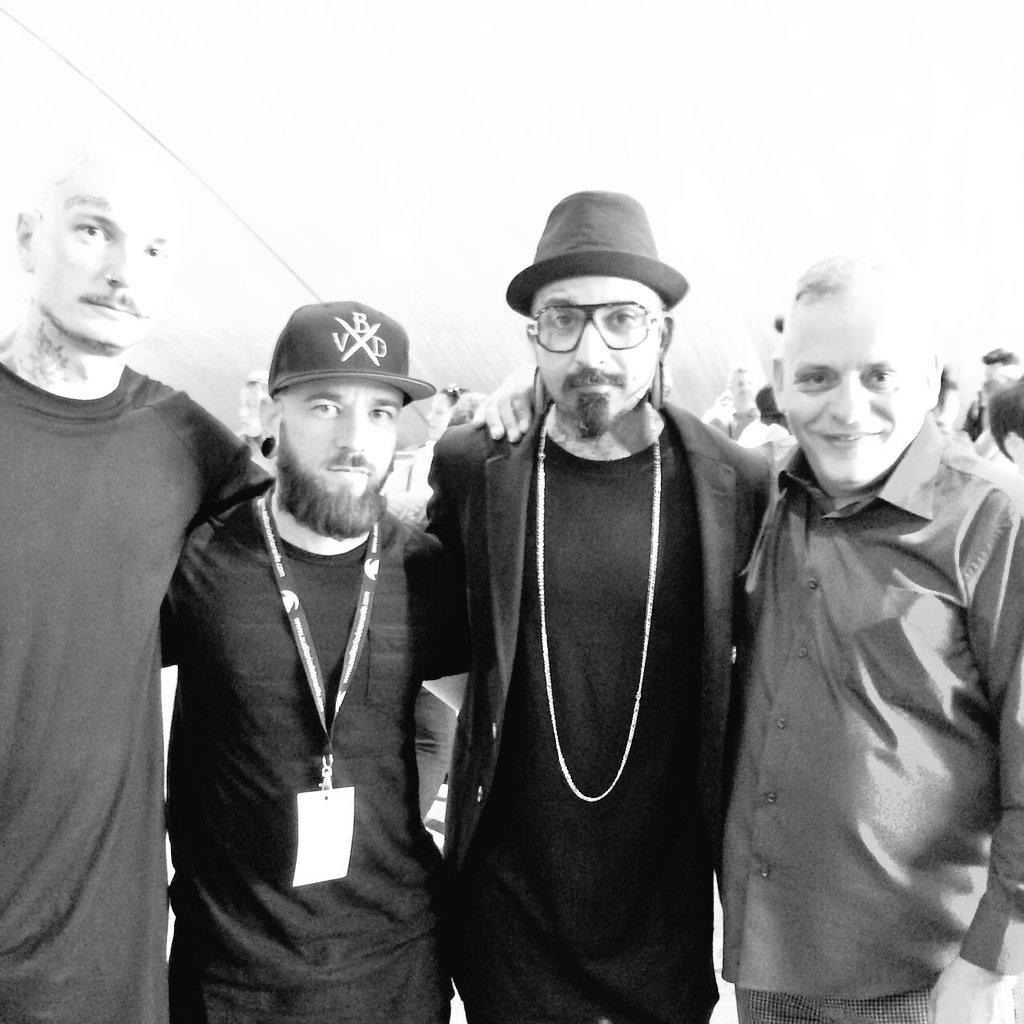 tenerifemoda's tweet photo. Inaugurado #tenerifelive2015, evento de #peluquería y #barbería del año, 2 días, 4 master class, en @Auditoriotfe http://t.co/ab3JfI4rZ3