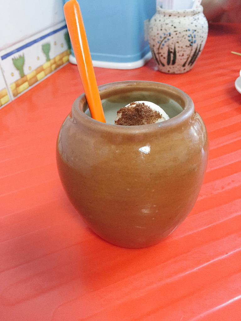 Inuynong's tweet photo. มาถึงสงขลาทั้งทีต้องไม่พลาดไอติมโอ่งถนนนางงาม #reviewsongkhla #ReviewThailand http://t.co/ntps4HEgzD
