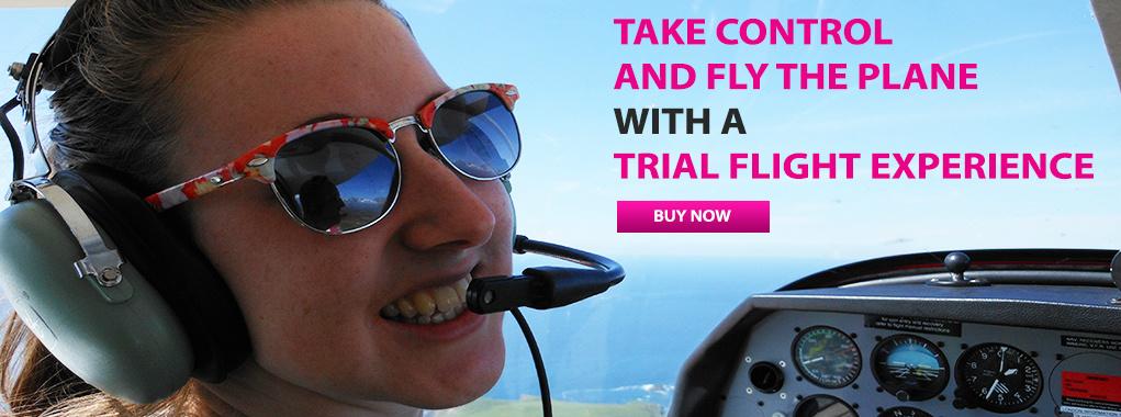 Cornwall_AHC's tweet photo. Fancy a flight?  Flying daily from our hangar... http://t.co/sdnecHaK3I http://t.co/oaQL1zz457