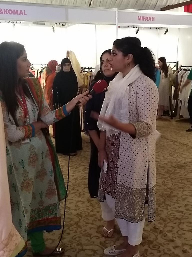 ufaqashfaque's tweet image. My friend Marium Lathia of &apos;All The Allure&apos; being interviewed by Express at #EidBazaar