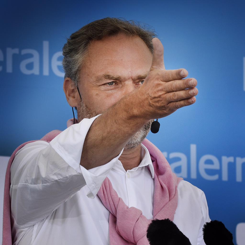 Jan Björklund visade vägen hem. Tack för i år Almedalen. Jag drar!  #aftonbladetalmedalen #fp #slut