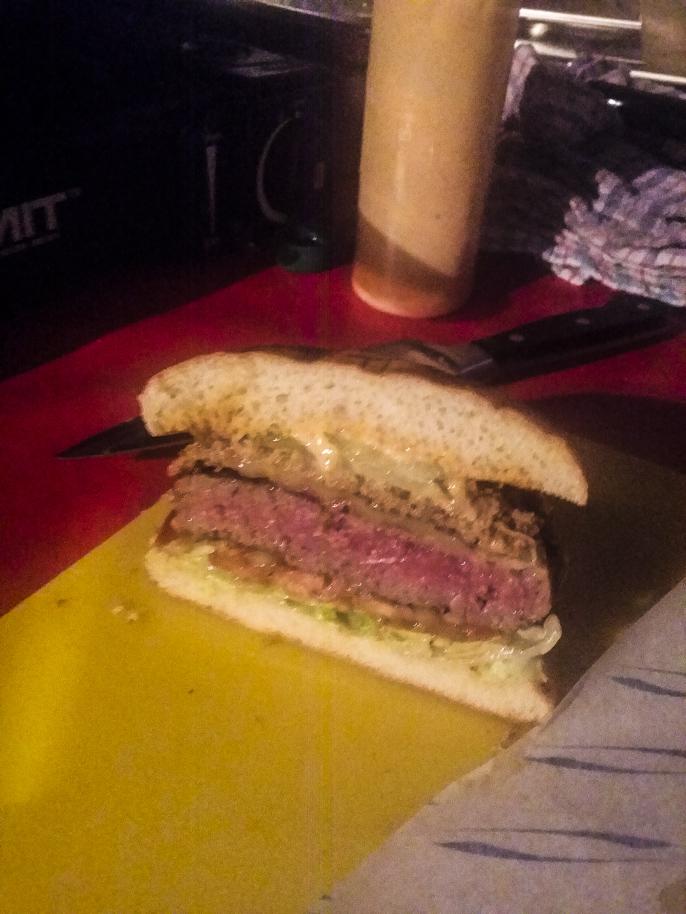 anthonyrosewine's tweet photo. Half of the best ever burger from Stuart The Frying Scotsman the other half of @emmawellings http://t.co/C8uUJw5fAM