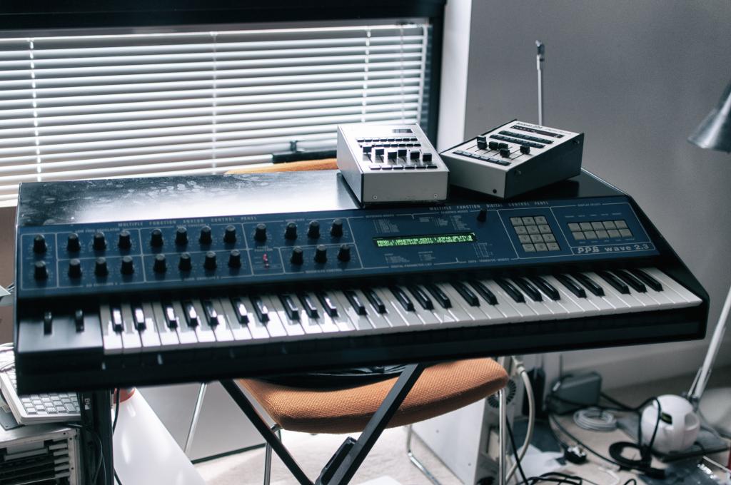 PPG Wave 2.3 LCD replacement obsoletemachines.com/2015/07/05/ppg…