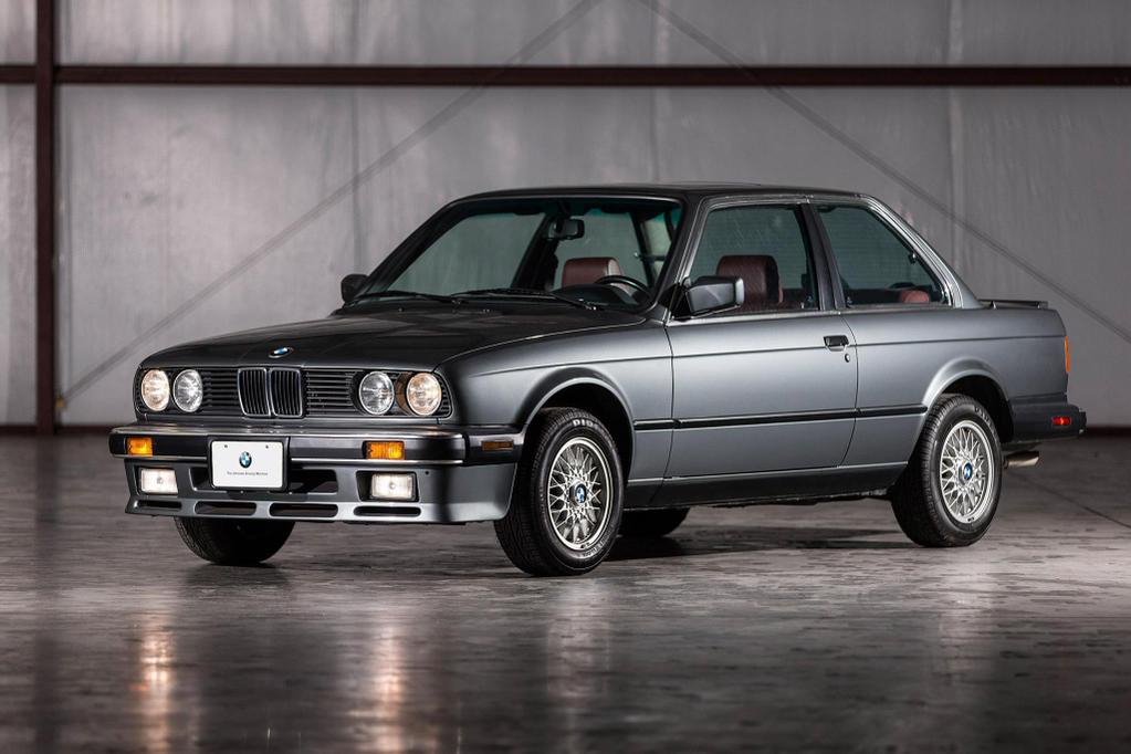 BMWEspana's tweet photo. Los #BMW no envejecen, se convierten en clásicos. #BMWicons (Foto: @BMWUSA) http://t.co/YT2iuUC407