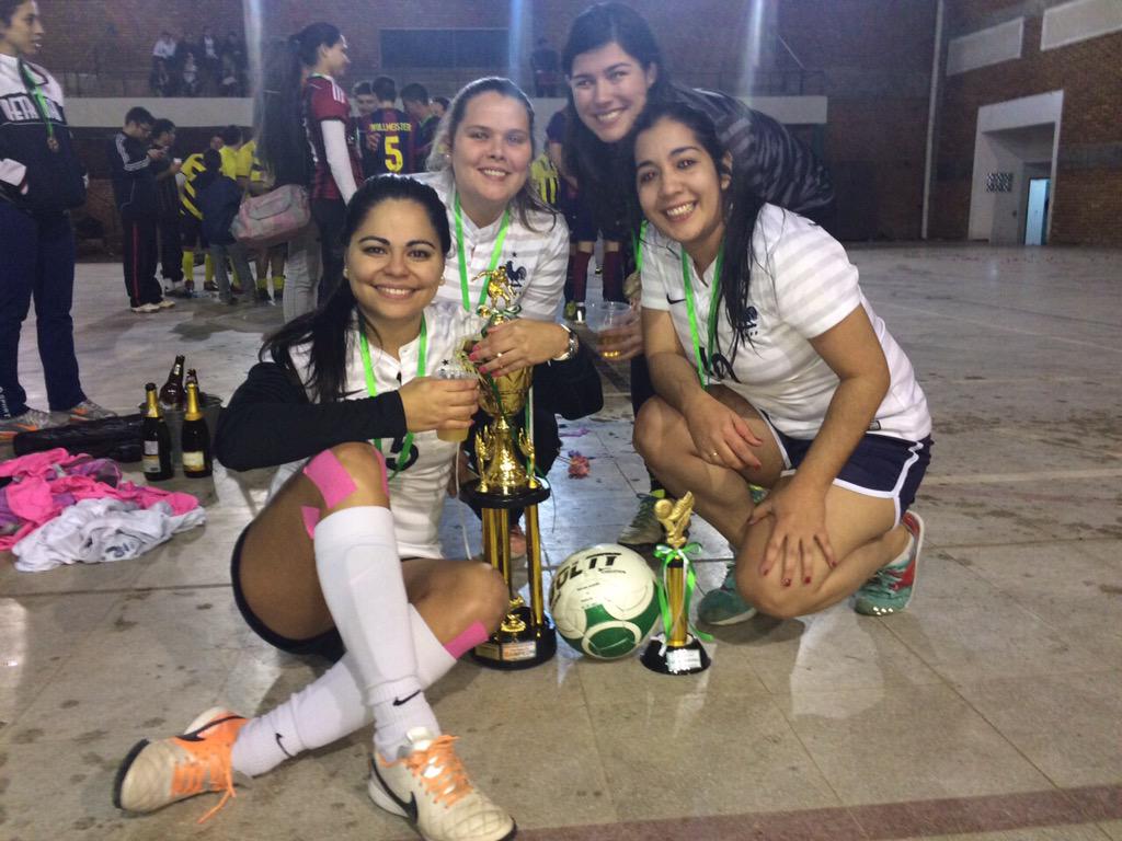 Vecchias04fc's tweet photo. Vecchias campeonas torneo apertura 2015 😎🏆💪 http://t.co/4GLq8S3QVz