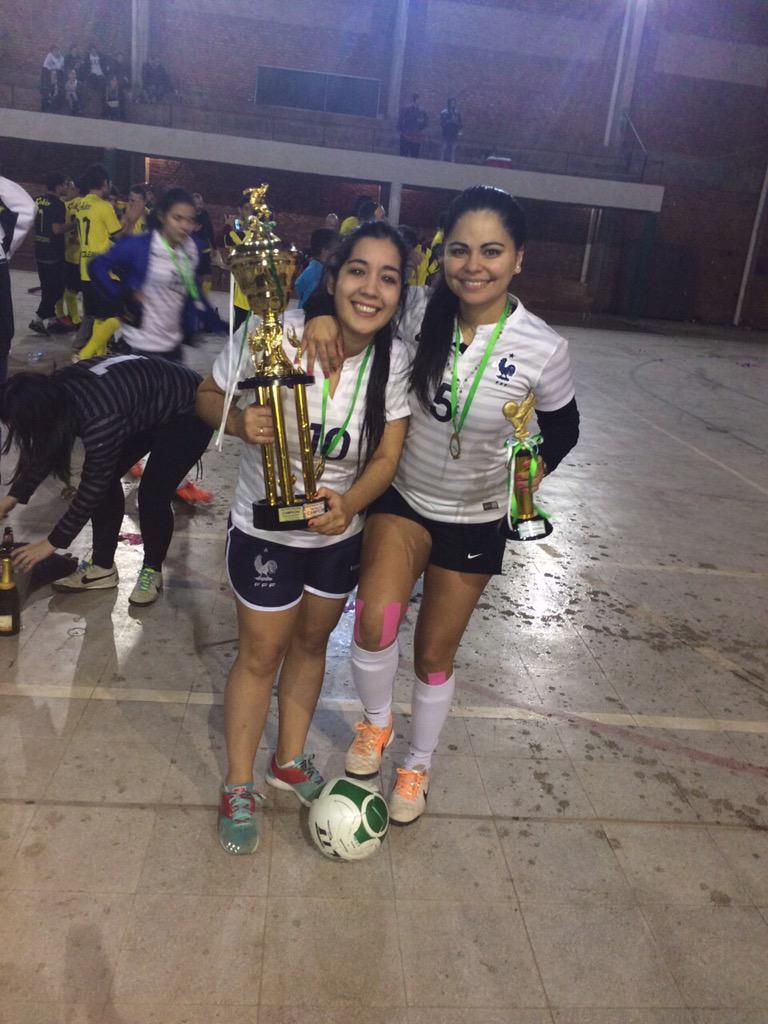 Vecchias04fc's tweet photo. Vecchias campeonas torneo apertura 2015 😎🏆💪 http://t.co/4GLq8S3QVz