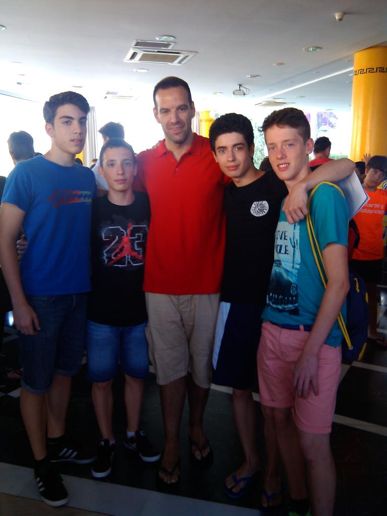 GRP_30's tweet photo. Menuda semana hemos pasao en el @campusxavi2015 !! 👌👌💪💪🏀🏀 http://t.co/3NQ7gmRqsq