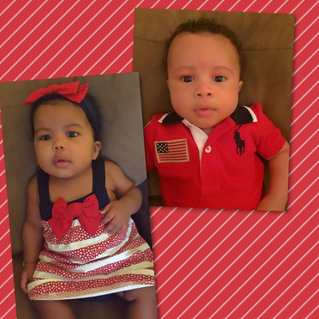 MichelleLFarris's tweet photo. Glam-Mas Cuties! #redwhiteandblue #twins http://t.co/cdTAy5ySxM