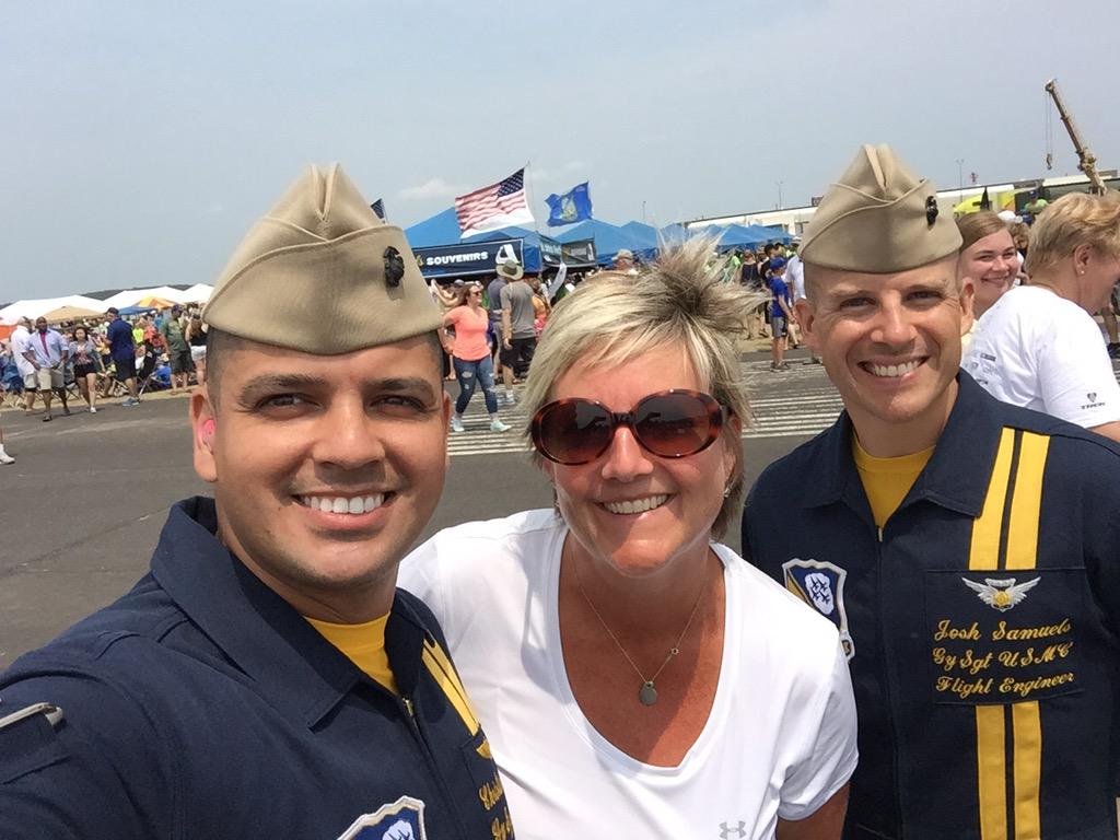 caonews's tweet photo. @BlueAngels selfie. #crazyhair #worthit #missionaccomplished #CVAS15 http://t.co/tVFGzF1Cf2