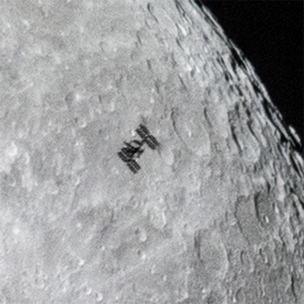 Moon and Space Station in one shot. Very cool photo, Dylan! deography.com/international-…