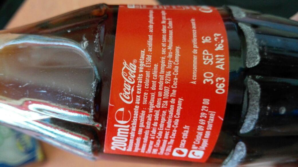 pedrocharcu75's tweet photo. Un ERE para evitar duplicidades, pero la traen del extranjero #veranosincocacola. Basta de engaños @cocacolaenlucha http://t.co/GT29x75cq4