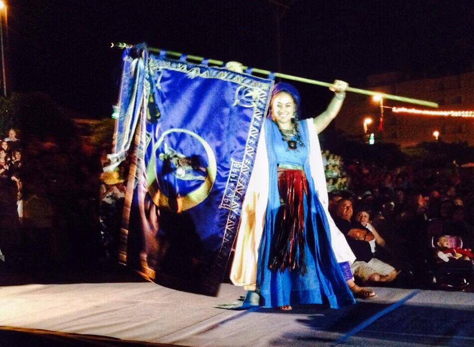 Marta Vives Llorca #banderera #morostuareglavila #presentacio2015 #LaVilaEnFestes #tuareglavila  #capitacontent