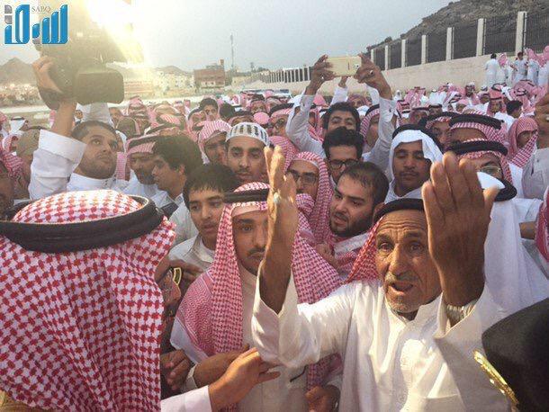 abdrhmanbntami's tweet photo. مستشار خادم الحرمين أمير منطقةمكة
 يقدم التعازي لأسرة الشهيد عوض المالكي(نحن جميعاً آباءه وأبناءه أبناؤنا) http://t.co/30dwnv15ZS