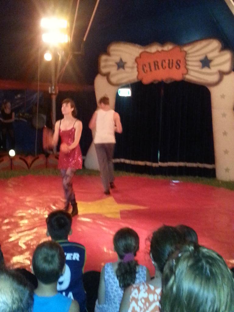 Nog even genieten van cirque Moustache tijdens <a href="/LRFestival/">LeidscheRijnFestival</a> .<a href="/DOENJAutrecht/">DOENJA Utrecht</a>