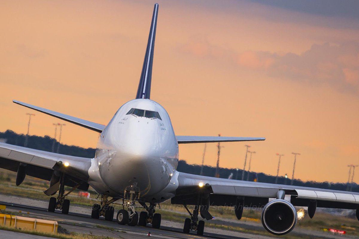 schipholpics's tweet photo. Late eveni g at #FRA #EDDF #FraPort @Airport_FRA departure of a #Boeing 744F of @Saudi_Airlines #Cargo #Avgeek http://t.co/JpzSyRHe5d