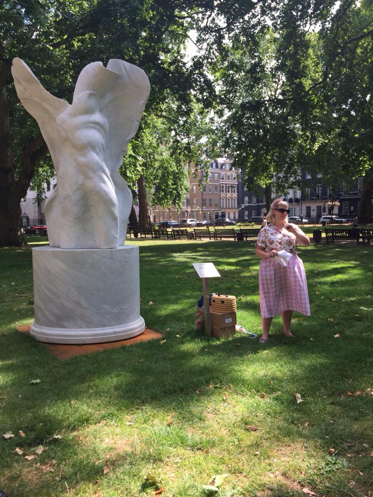 Browns_Hotel's tweet photo. Unveiling the #BlumenFeld Sculpture in Berkeley Square for #BLAW2015 goers. #BrownsLondonArtWeekend #BowmanSculpture http://t.co/ibANGrH4Mn