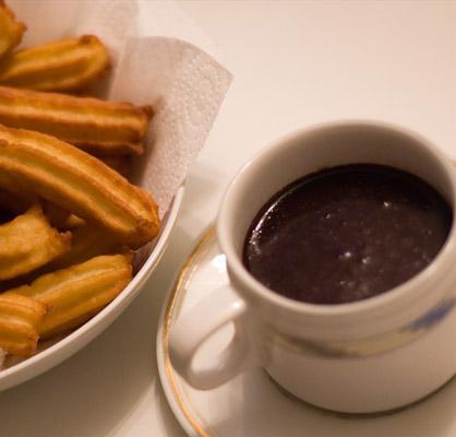 TravelReportMX's tweet image. Los domingos aquí se suele desayunar chocolate con churros castellano ow.ly/P9JGd @CyLesVida #turismo