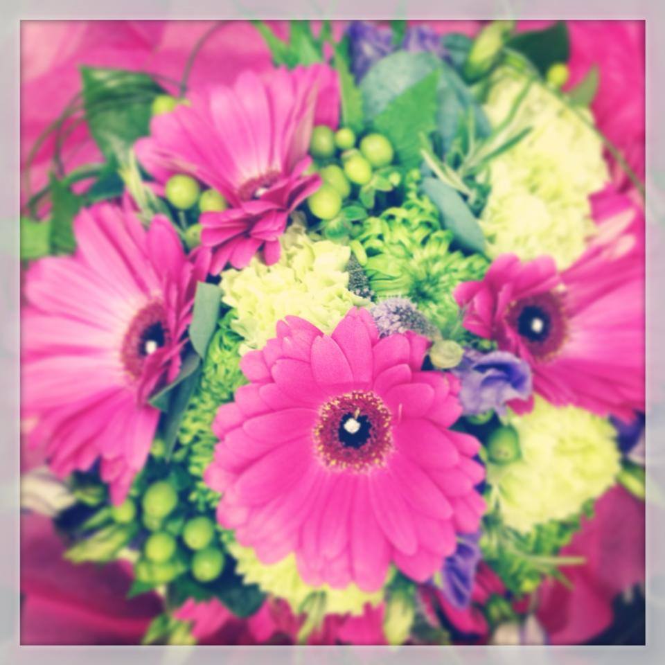 Win a FREE #bouquet worth £50 from George Lesley Flowers in #Swindon bit.ly/1dFDbfx