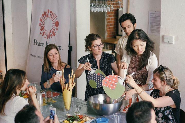 OneMorePeace's tweet photo. Food Experience at @unpostoamilano! Come make some Chirashi with us! 7:30 p.m. start. €5 per person. #Milano #和食 http://t.co/IiZo8m8ufA