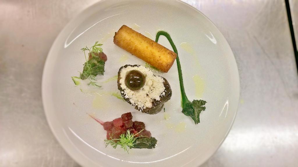 michaeleh2007's tweet image. New 10 oz fillet @ScholarsHotel with summer borscht, horseradish gnocchiCreamed kale, veal marrow, jus bordelaise 😋