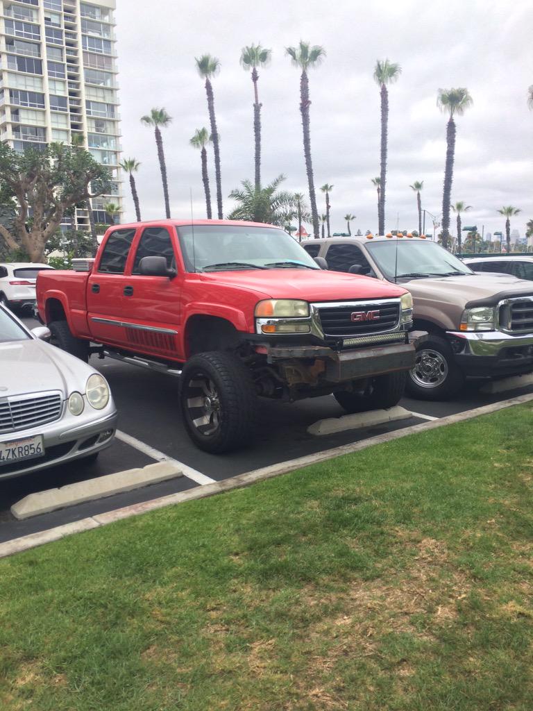 YeeYeeSmith's tweet photo. @LiftedF250 competition?? http://t.co/yT7biplFL5