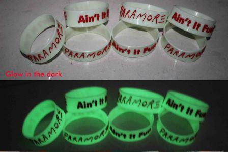 paramoreSHOP_ID's tweet photo. HARGA : 40.000 format pesan: nama # alamat # aint it fun bracelet # kirim ke: 087788274117 http://t.co/jnTtG8zmtG