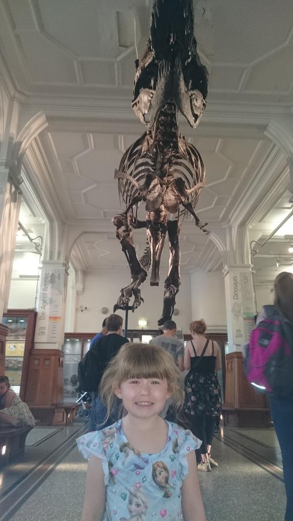 poojapoole's tweet photo. @BHCohort1415 @tillymonsta Scarlett enjoyed seeing Sid the T-rex and all the other dinosaurs at Manchester Museum http://t.co/mWQXtGJnF8