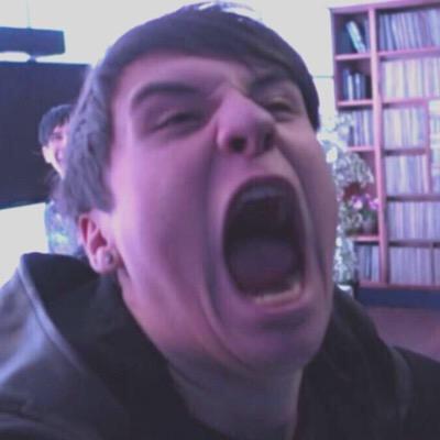 illicithowell's tweet image. 