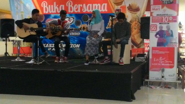 LOASOfficial's tweet image. Akhirnya sukses Perfome kemaren at Lotte Mart Bekasi .. Makasih ya kawan sudah mau datang
Insyallah 
Next 10 Juli