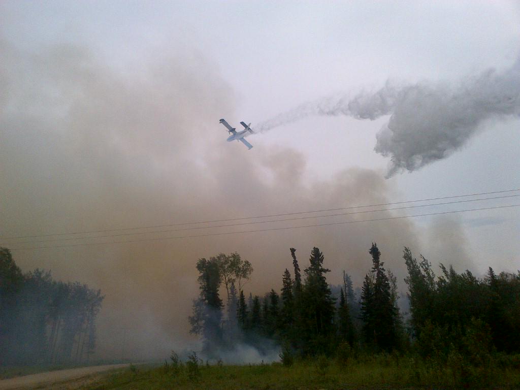 SKGov's tweet image. La Ronge evac complete at midnight, province is requesting Cdn Forces help to fight #skfire facebook.com/SKGov/posts/10…