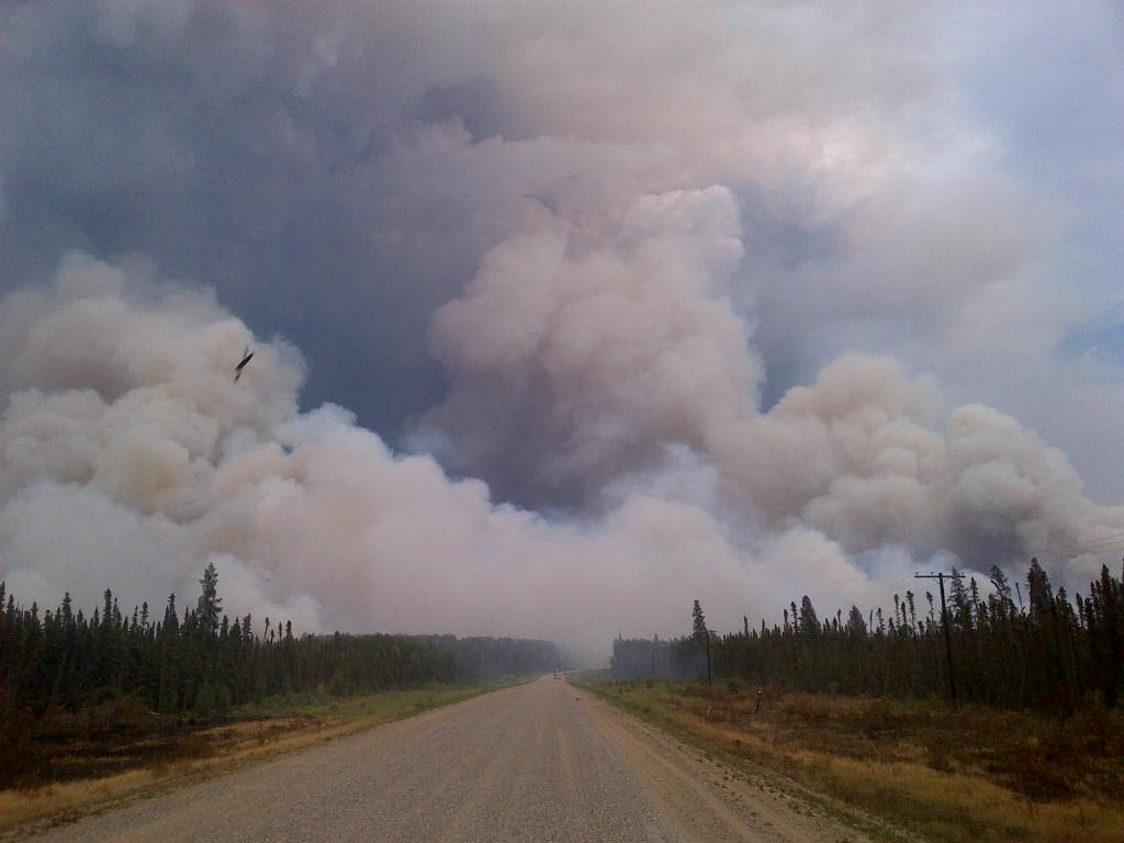 SKGov's tweet image. La Ronge evac complete at midnight, province is requesting Cdn Forces help to fight #skfire facebook.com/SKGov/posts/10…