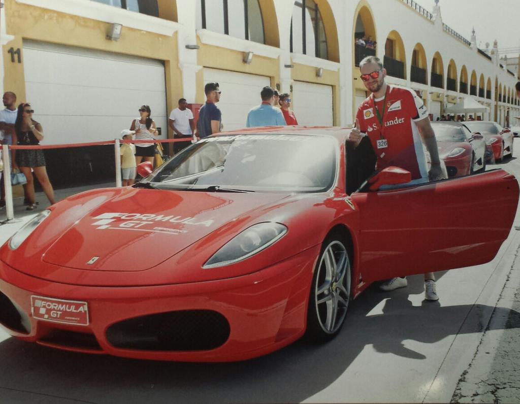 Una de las mejores experiencias de mi vida 😊 Gracias a todos y a <a href="/FormulaGTGroup/">FormulaGT.es</a> #Impresionante #FerrariExperience