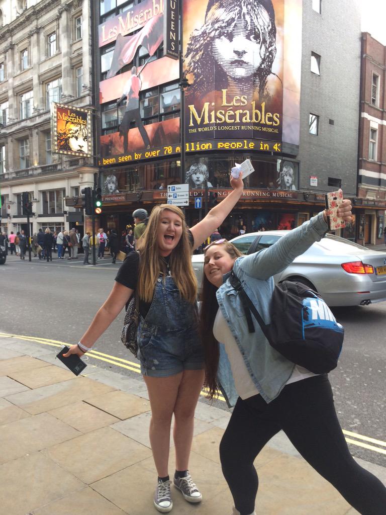 Heidi_MirandaH's tweet photo. Happy birthday to one amazing person @ceri_MirandaH love you my cray cray monkey shouter!!! 🙈🙊 http://t.co/Tub5RqrIvX