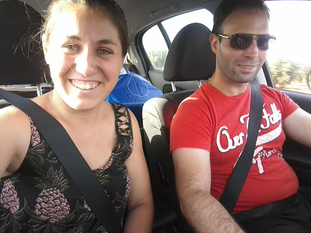 Isabelojosraros's tweet photo. Caminito pa Granada con el coche como los gitanos xD http://t.co/JTTmXXB0ZC