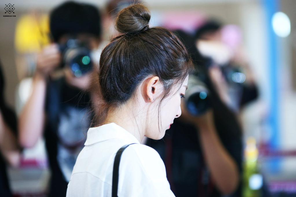 ID_REDVELVET's tweet photo. [HQ] 150704 RED VELVET at Gimpo Airport on their way to Tokyo

SEULGI by kangseulgi_com http://t.co/jhNxMfBvJt