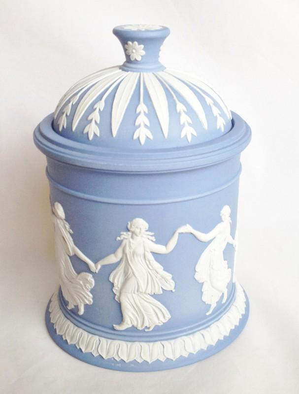 nivagcollects's tweet image. what an amazing piece of #Wedgwood Blue #Jasperware is this #DancingHours tobacco jar and lid nivagcollectables.co.uk/p/3104/blue-ja…